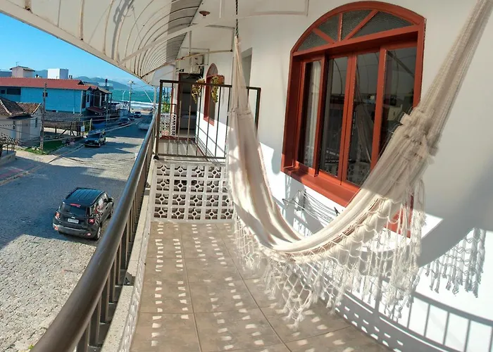 Lobo Hotel