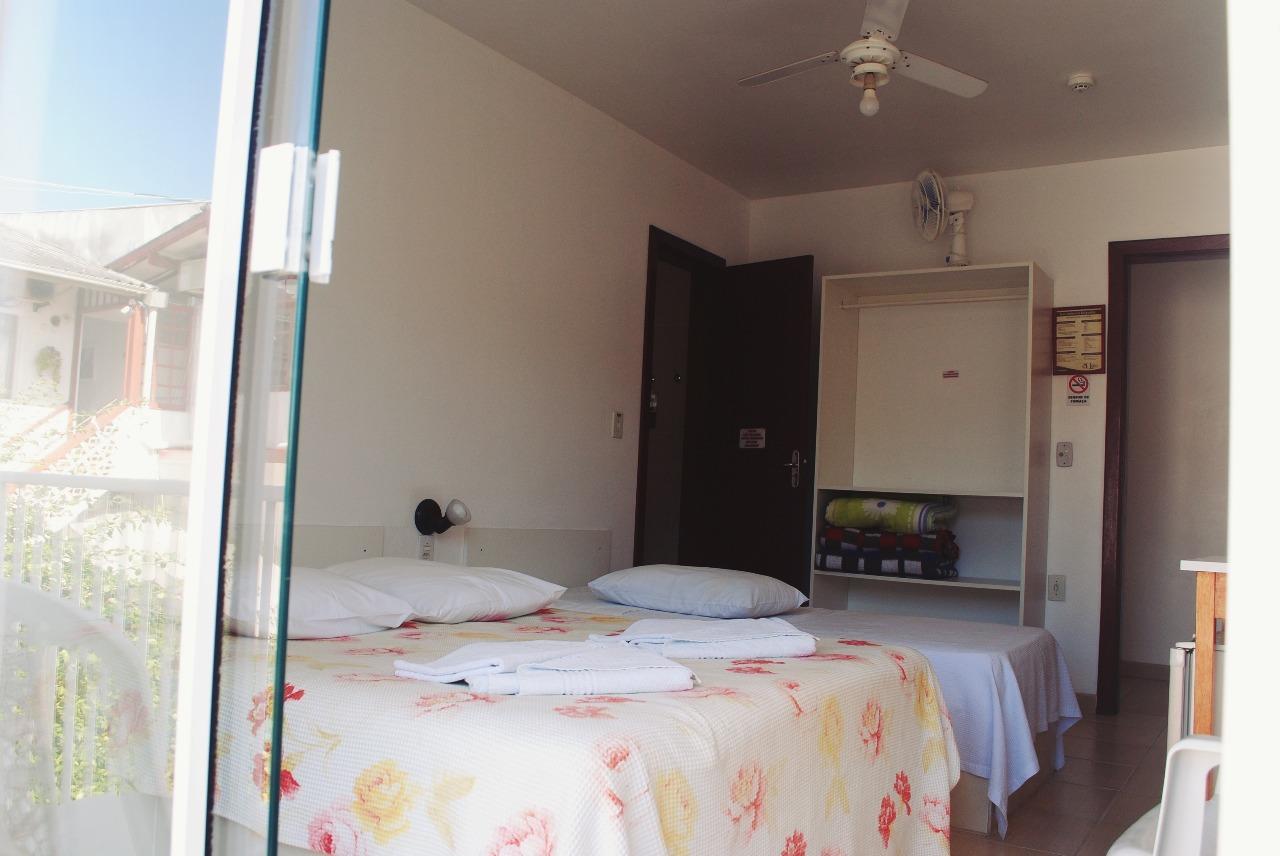 Hotel Lobo *